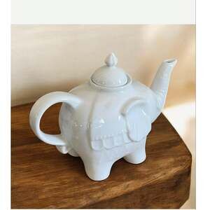 BIA Cordon Bleu 28-Ounce Elephant Teapot, White